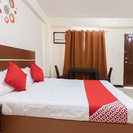 Oyo 578 Red Velvet Suites Manila Exterior foto