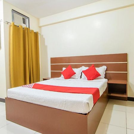 Oyo 578 Red Velvet Suites Manila Exterior foto