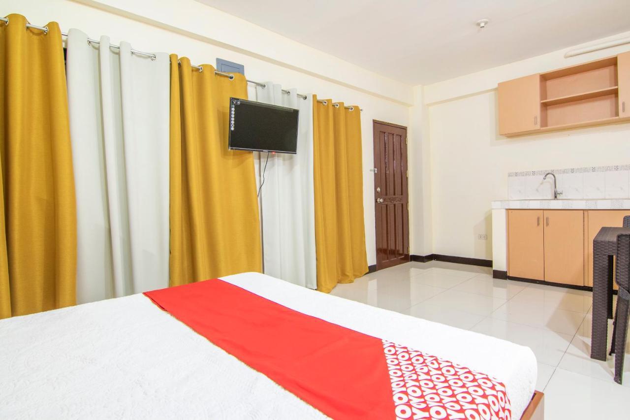 Oyo 578 Red Velvet Suites Manila Exterior foto