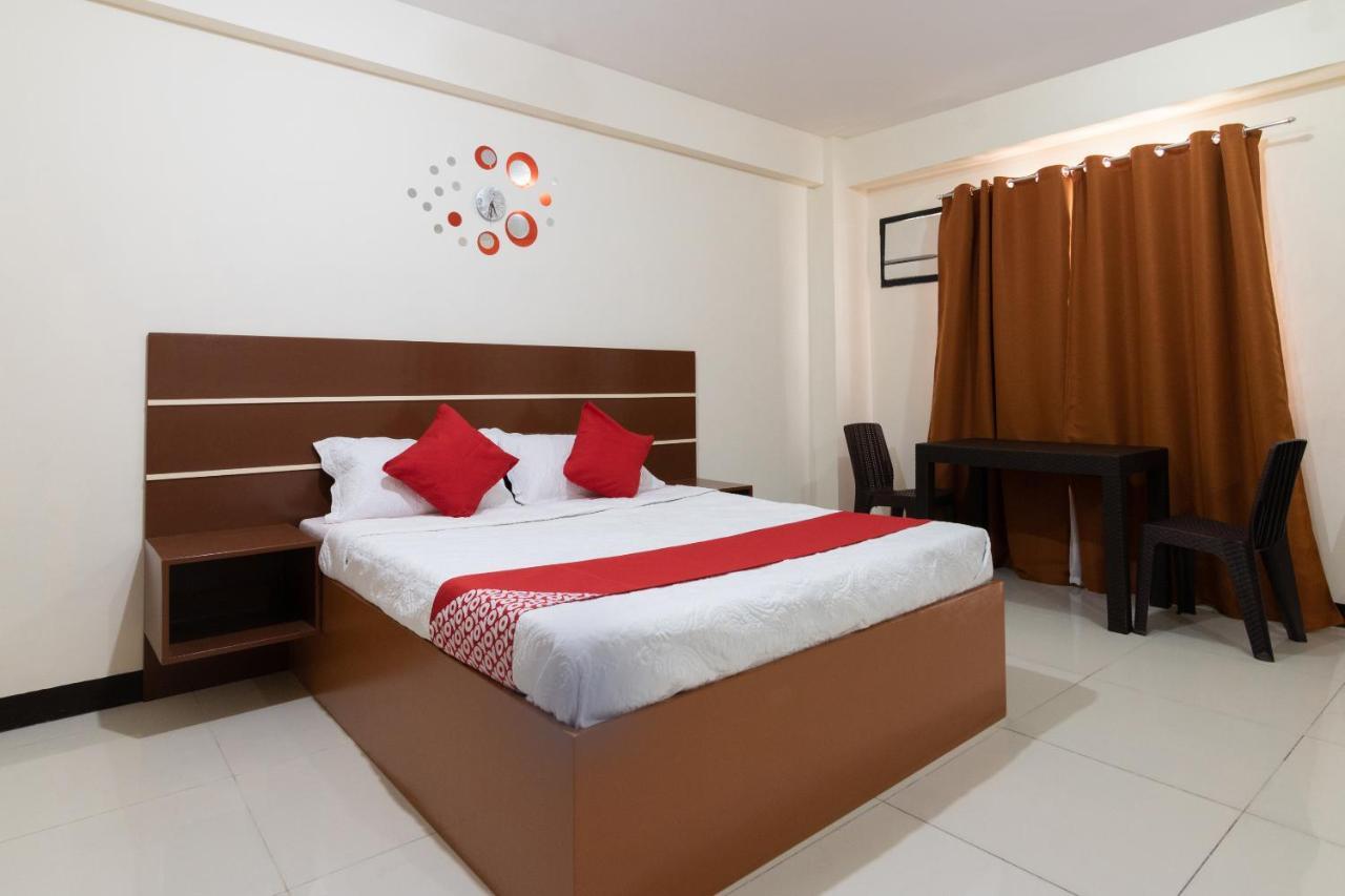 Oyo 578 Red Velvet Suites Manila Exterior foto