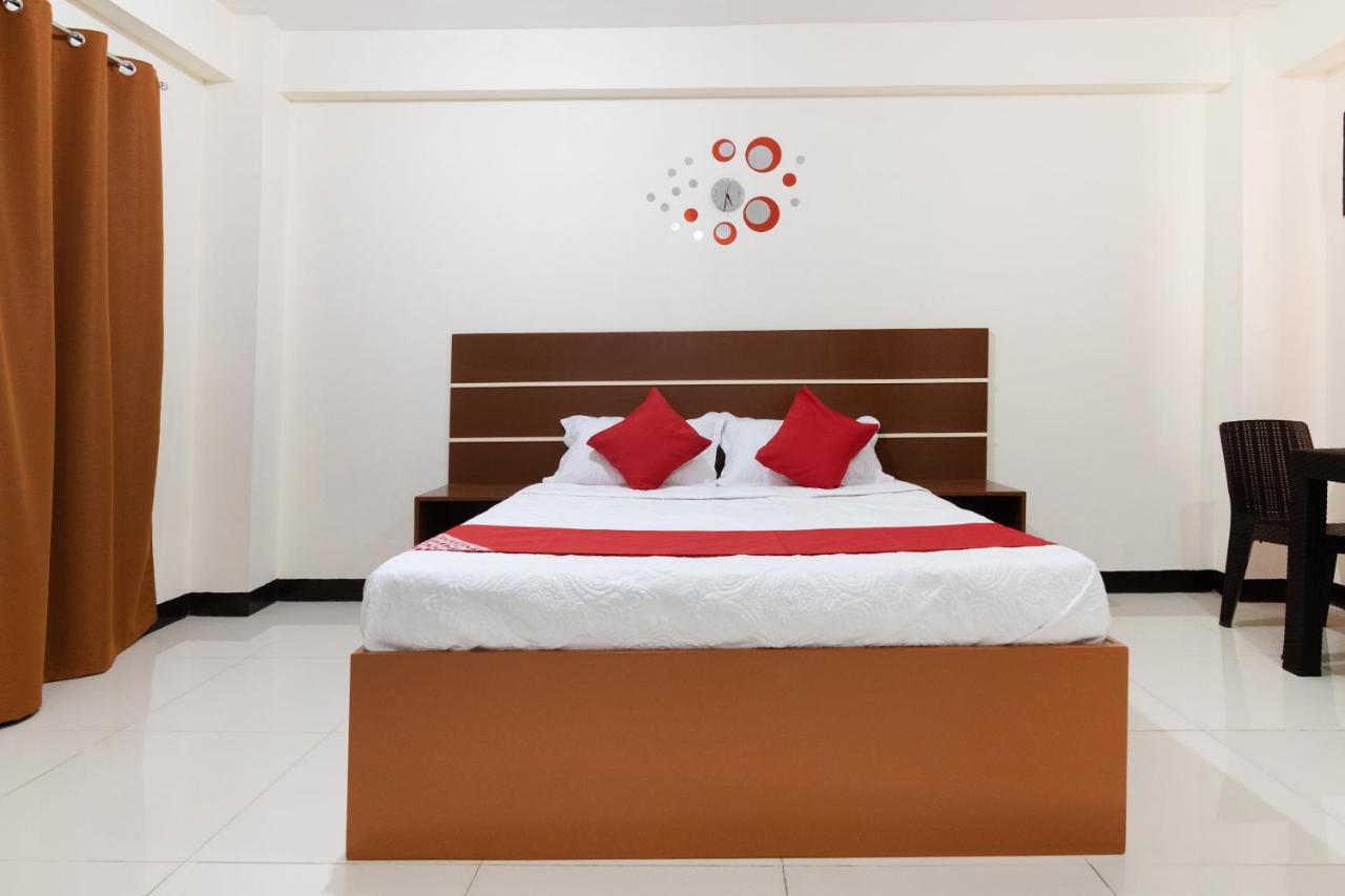 Oyo 578 Red Velvet Suites Manila Exterior foto