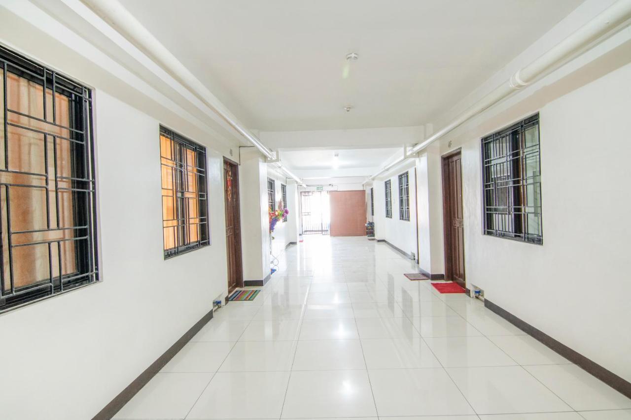 Oyo 578 Red Velvet Suites Manila Exterior foto
